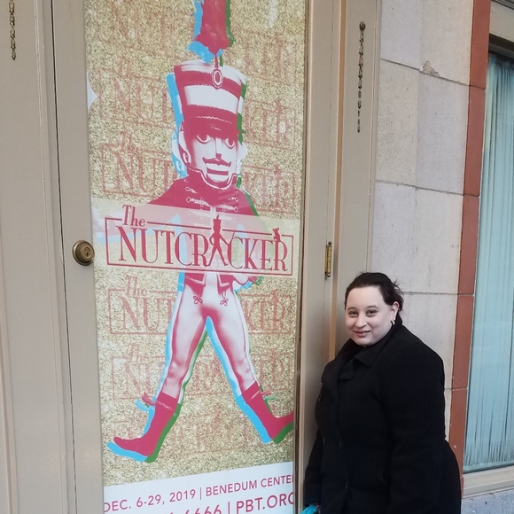 Meet your Posher, Ashley - Picture 2 of 2